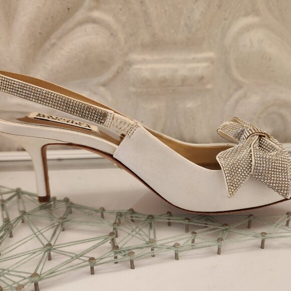 Badgley Mischka Bow detail sling back heels. NWT. Size 6 - Picture 4 of 11